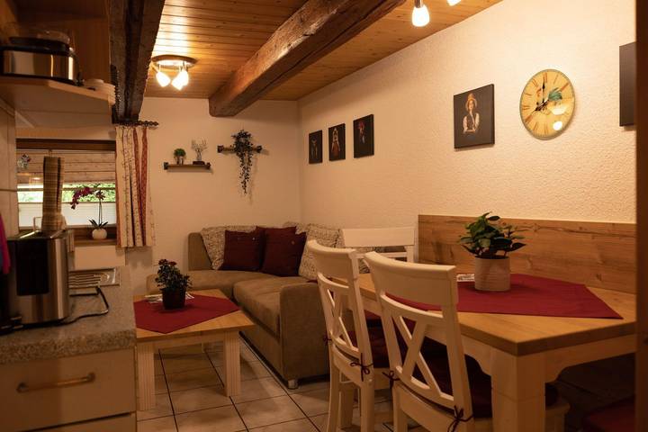 Ferienwohnung für 5 Personen, mit Terrasse und Garten, kinderfreundlich in St. Georgen
