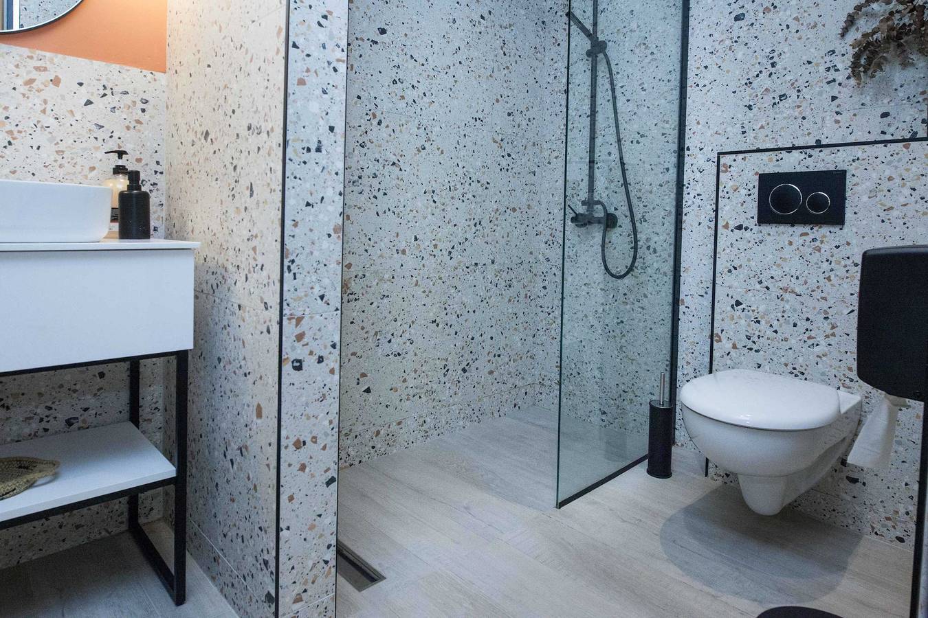 Gehele studio, Lovely Brand New Studio near Victoria Metro in Centraal deel van Athene, Athene