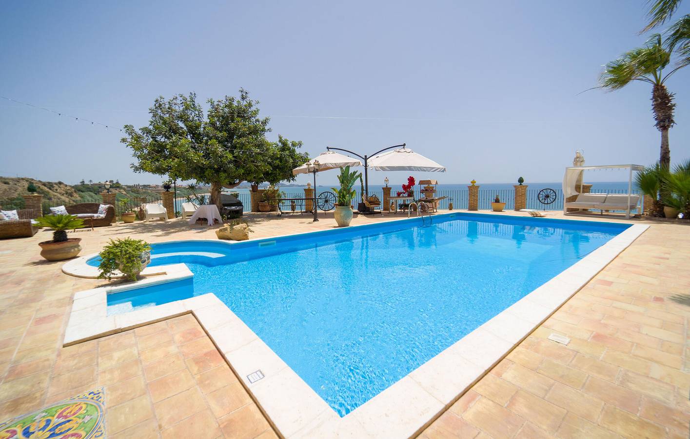 Sea View Apartment with A/C, Parking, Terrace & WiFi - 300m to Coastline in Palma di Montechiaro, Agrigento Province