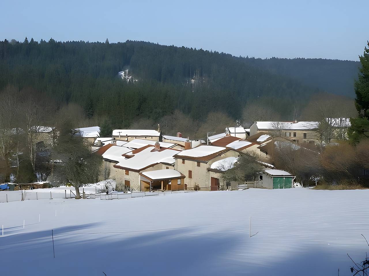 Holiday Home “Gîte Champêtre, Fully Equipped” with Wi-Fi in Saint-Éloy-la-Glacière, Livradois-Forez Regional Nature Park