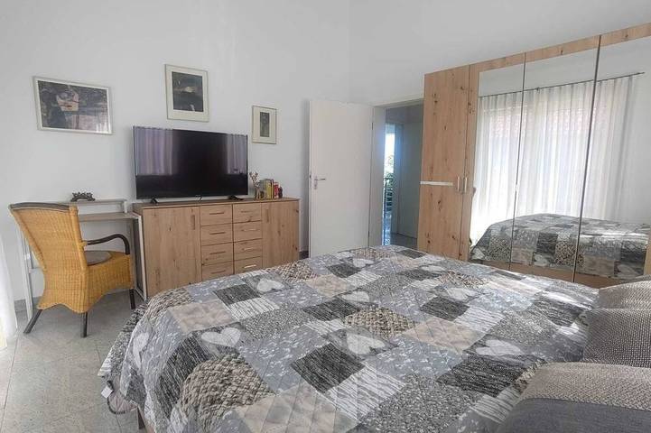 Entire apartment, Vacation apartment with a great view and private roof terrace in Fürth, Franconia