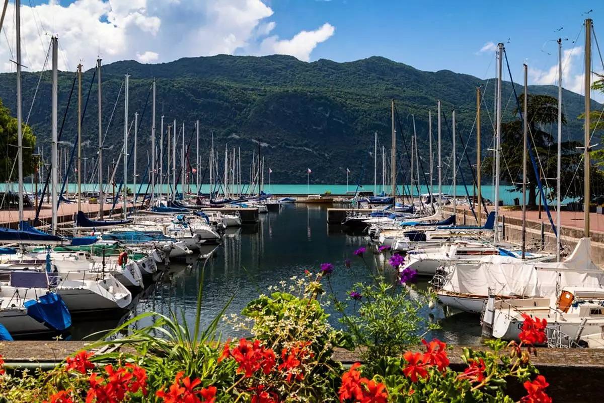 Appartement entier, Magnifique et imprenable vue sur le Lac du Bourget ! in Aix-les-Bains, Région de Chambéry