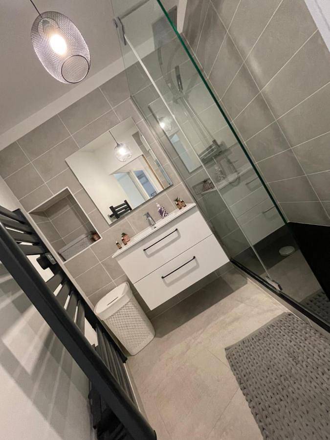 Two-Bedroom House in Bourges, Région de Bourges