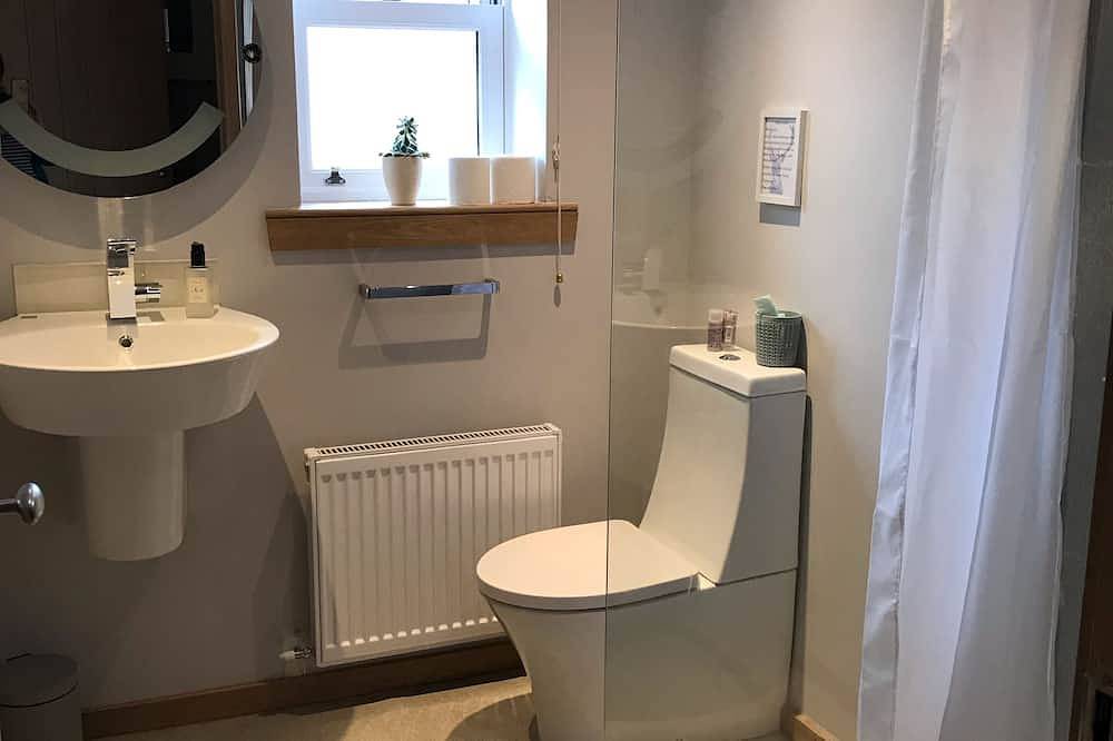 Stilvolles Ferienhaus 5 Minuten vom Loch Leven entfernt, ideal für die Erkundung von Zentralschottland. in Perthshire