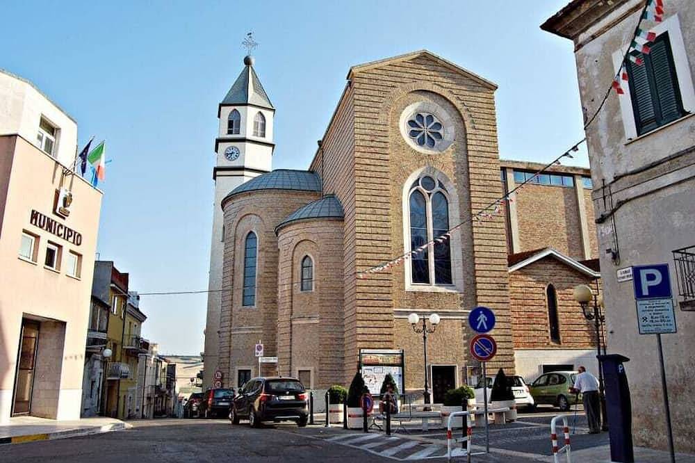 Appartamento intero, Appartamento nel cuore del borgo per trascorrere la tua vacanza in famiglia. in Montenero di Bisaccia, Provincia di Campobasso