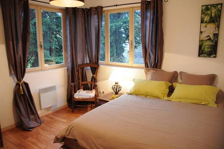 Gîte pour 3 personnes, avec Jardin à Rillieux-la-Pape - 2