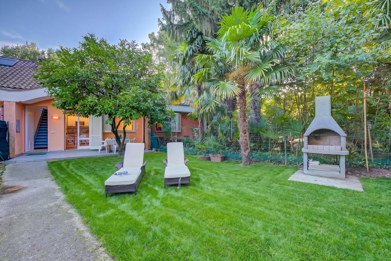 France Apartment with Garden, Pool & Tennis in Ispra, Comune di Ispra