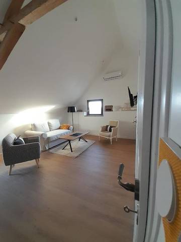 Gîte pour 2 personnes, avec vue ainsi que jardin et piscine à Saint-Nicolas-de-Bourgueil
