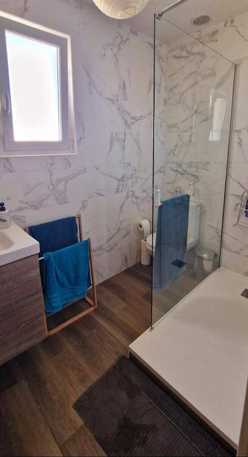 Location de vacances pour 8 personnes, avec terrasse et jardin ainsi que piscine et jacuzzi à Montady - 4