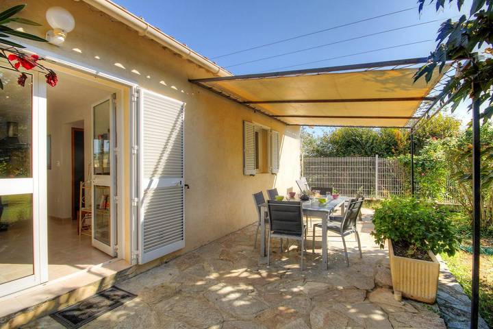 Gîte für 5 Personen, mit Terrasse und Ausblick sowie Garten - 1