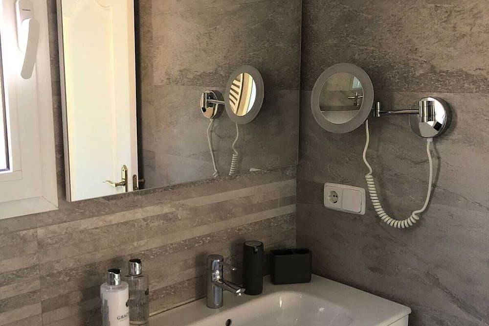 Hermosa villa - muy soleada con 3 dormitorios y gran piscina comunitaria in Gata de Gorgos, Costa Blanca