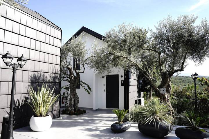 Villa für 3 Personen, mit Garten und Balkon, kinderfreundlich - 1