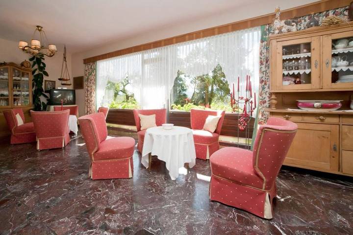 B&B für 2 Personen, mit Ausblick und Seeblick sowie Garten, mit Haustier am Wörthersee - 4
