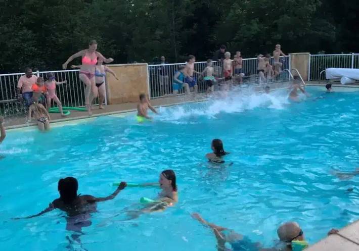 Mobil home pour 8 personnes à Saint-Martial-de-Nabirat