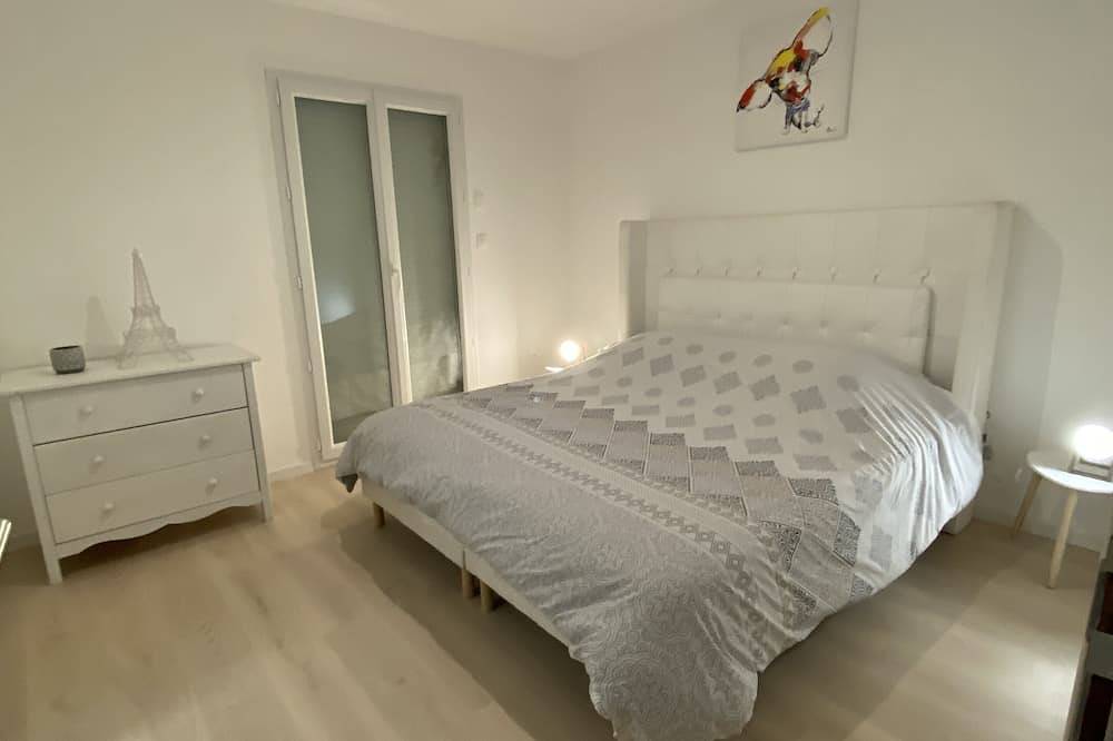 Country house Flaqueirol in the heart of the luberon with comfort and calm in Viens, Regionaler Naturpark Luberon