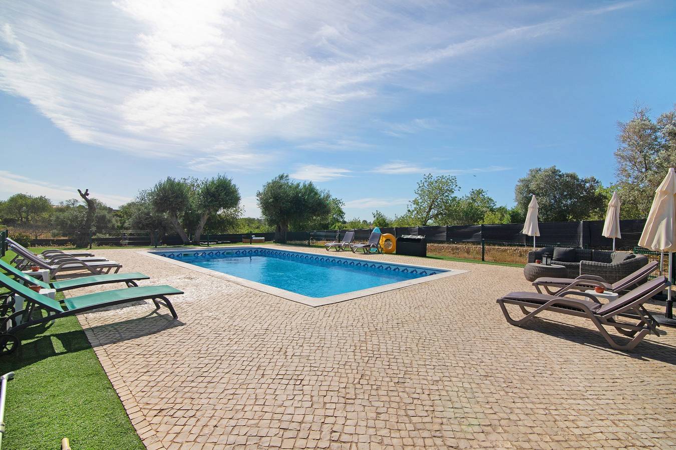 Casa de vacaciones 'Villa Assumadas' con vistas a la montaña, Wi-Fi y aire acondicionado in Guia, Distrito de Faro
