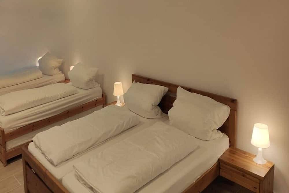 Entire apartment, Vacation apartment in Würzburg city incl. parking lot in front of the door in Würzburg, Franconian Wine Country