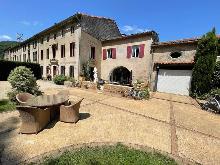 Location de vacances pour 2 personnes, avec jardin et vue à Labastide-Rouairoux - 2