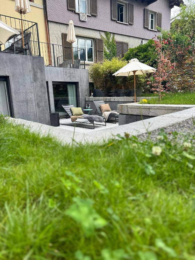 Ferienwohnung für 4 Personen, mit Ausblick und Seeblick sowie Garten und Terrasse in Brienz - 2