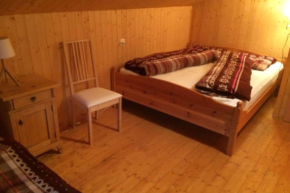 Cozy, romantic vacation home - ideal for couples or up to two families in Medel (Lucmagn), Surselva