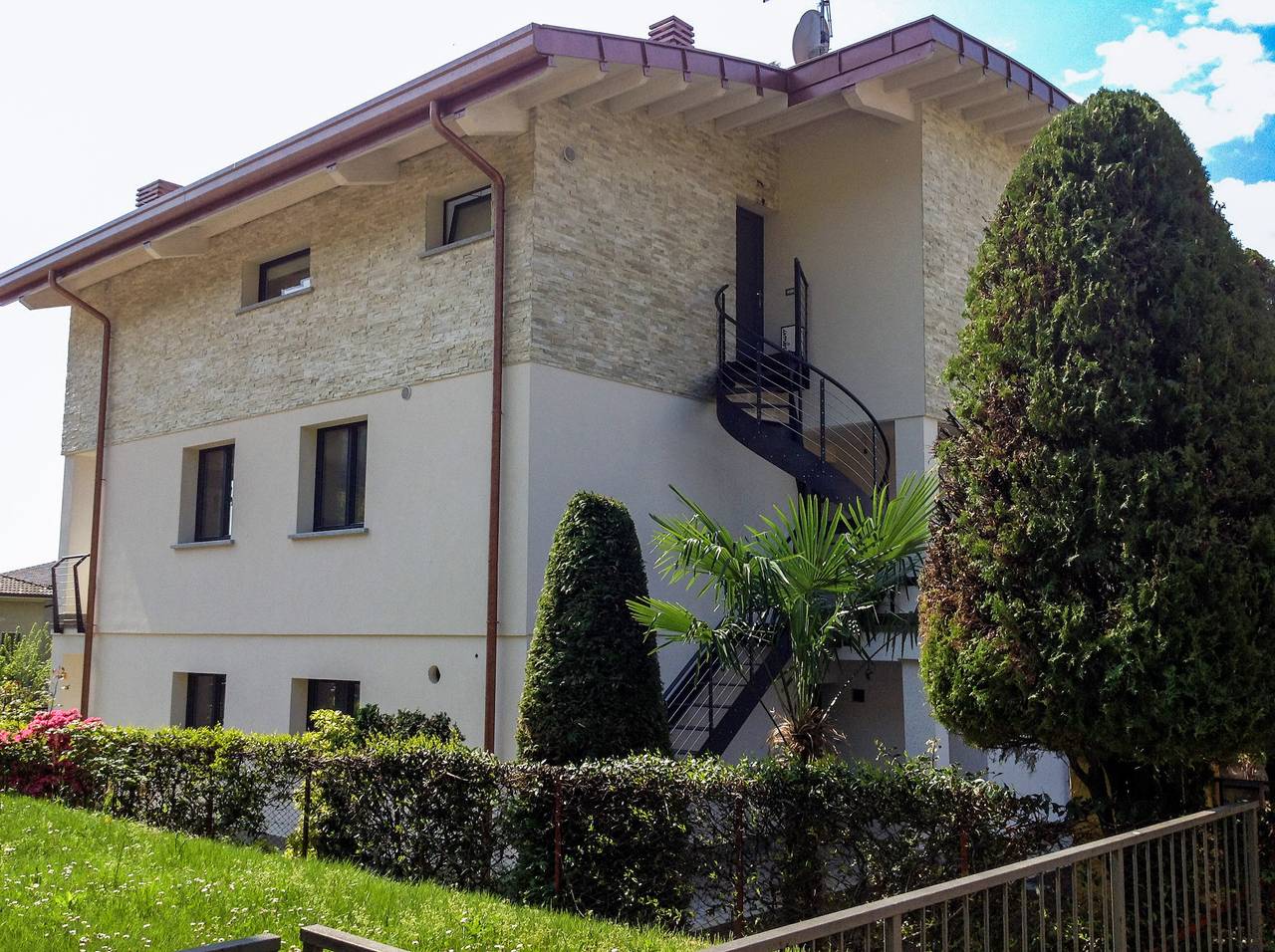 Geheel appartement, Vakantieappartement voor 4 personen met uitzicht op het meer in Maccagno, Maccagno con Pino e Veddasca