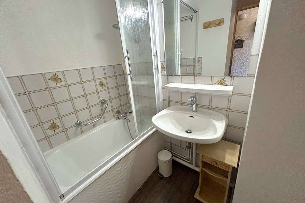 Appartamento intero, Bright studio cabin in Les Saisies, 4 ppl, south balcony in Les Saisies, Albertville e dintorni