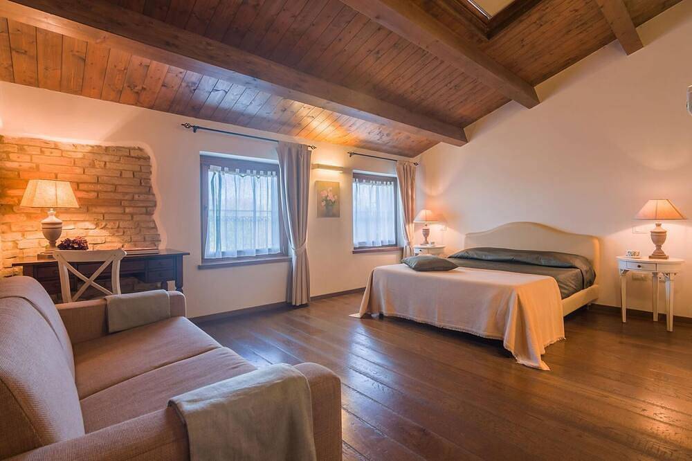 Villa Il Fiore e la Farfalla - Villa, 7 Zimmer, Pool, Wlan, Haustiere, Marken in Pesaro, Valle del Metauro