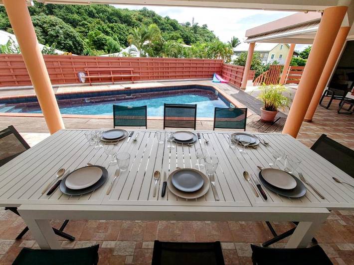 Location de vacances pour 11 personnes, avec terrasse ainsi que piscine et vue à Le Carbet - 4