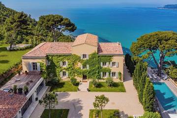 Villa pour 24 personnes, avec jacuzzi et jardin à Cassis