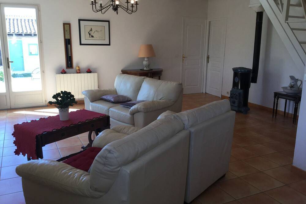 Vacation rental house with pool Mouries -298 in Mouriès, Arles region
