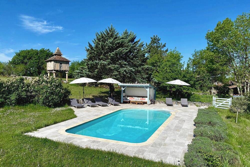Ferme en pierre adaptée aux enfants et aux animaux avec piscine privée sur 2 hectares in Caylus, Quercy