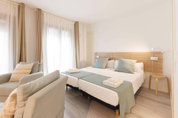 Apartamento entero, Bravissimo Plaça Catalunya 1-2, estudio in Gerona, Gironés