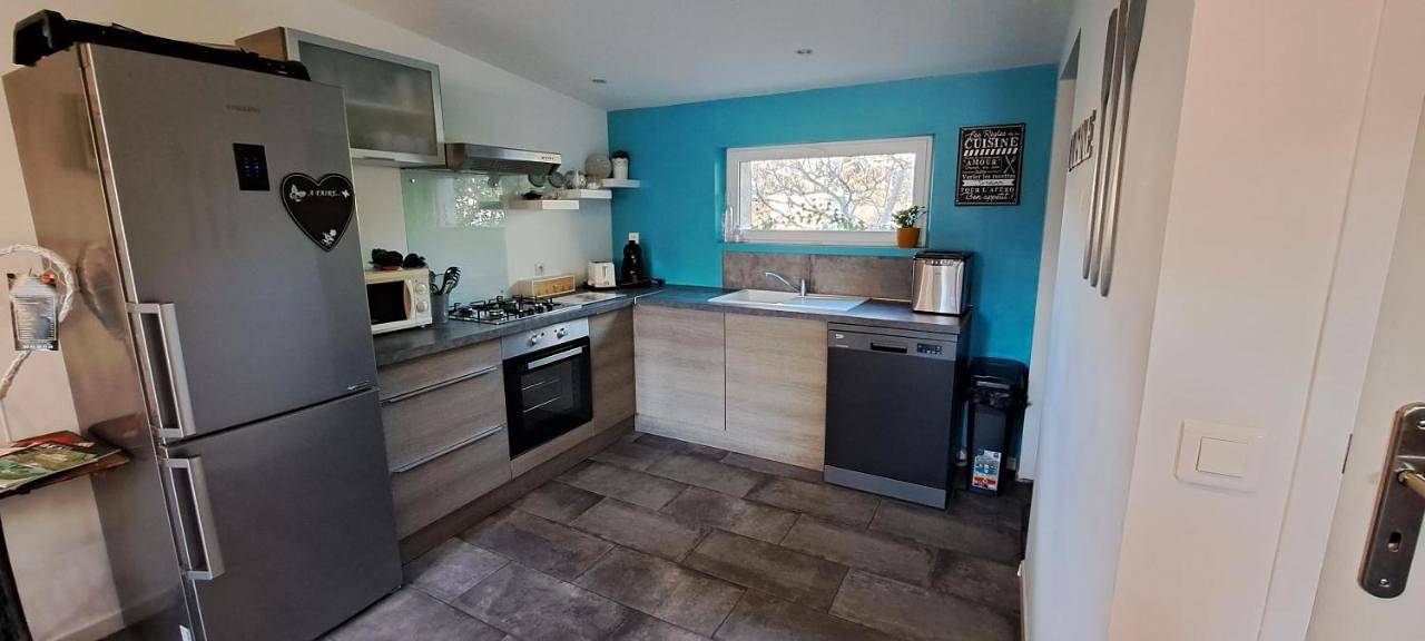 Appartement entier, Two-Bedroom Apartment in Plan-d'Orgon, Région d'Arles