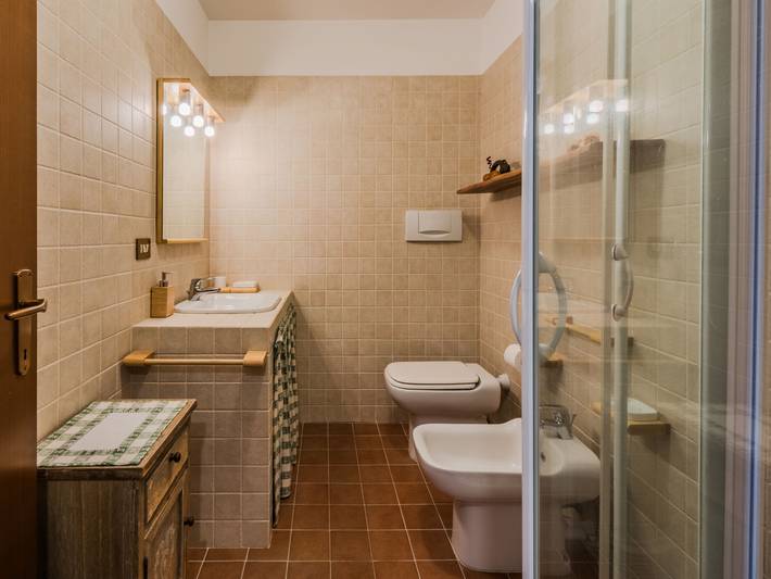 Gîte pour 6 personnes, avec jardin et balcon à Carisolo - 4