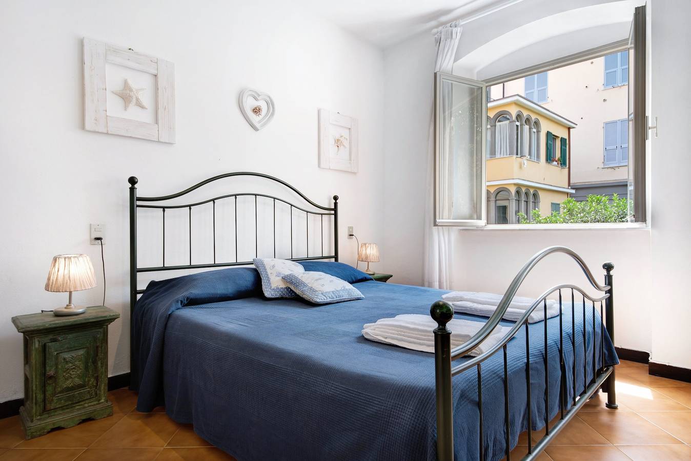 Entire apartment, Apartment 'Oceane Paradise- Charlot' with Sea View, Balcony and Wi-Fi in Levanto, Levanto Municipality
