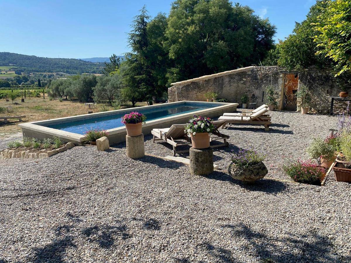 Le Domaine Saint Jean in Saint-Saturnin-lès-Apt, Parc naturel régional du Luberon