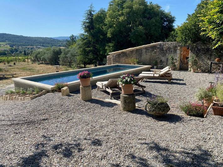 Chambre d’hôte pour 2 personnes, avec Terrasse et Jardin ainsi que Piscine et Vue