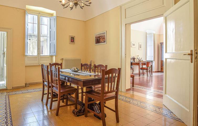 Appartamento intero, Appartamento di 140mq, Terrazza, Wifi, Piano superiore, Vicino a Gravina in Gravina in Puglia, Parco nazionale dell'Alta Murgia