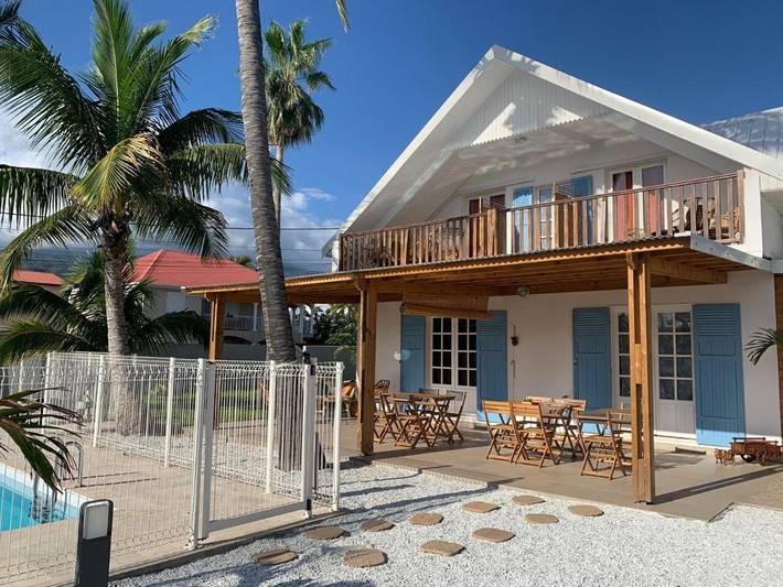 Location de vacances pour 2 personnes, avec balcon ainsi que vue et piscine, adapté aux familles à L'Étang-Salé - 2