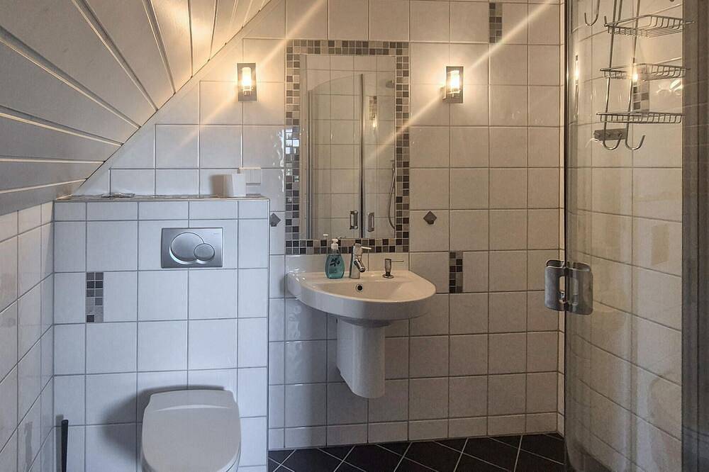 5 bedroom gorgeous home in Austrheim in Austrheim