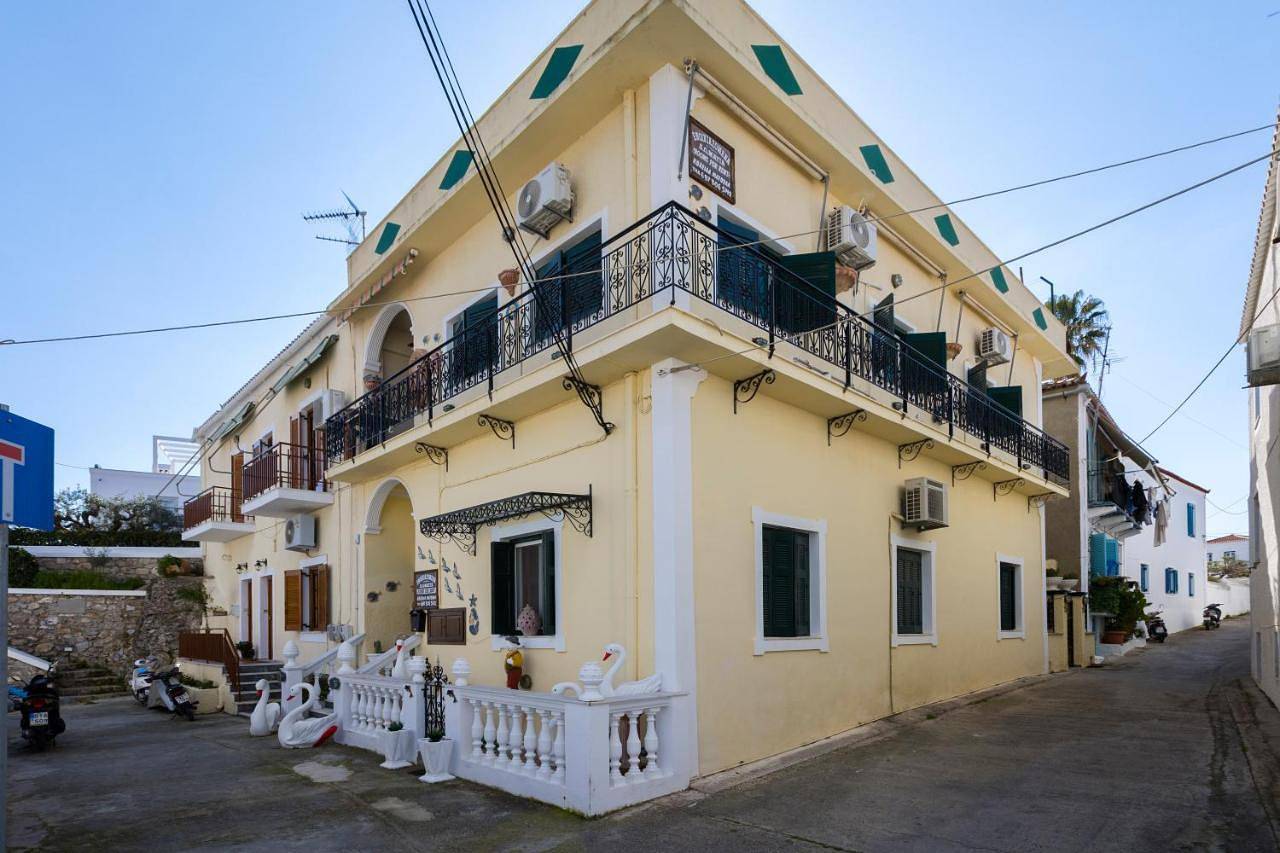 Κοχειλα Ματουλα Ενοικιαζόμενα Δωμάτια in Spetses Ville, Spetses