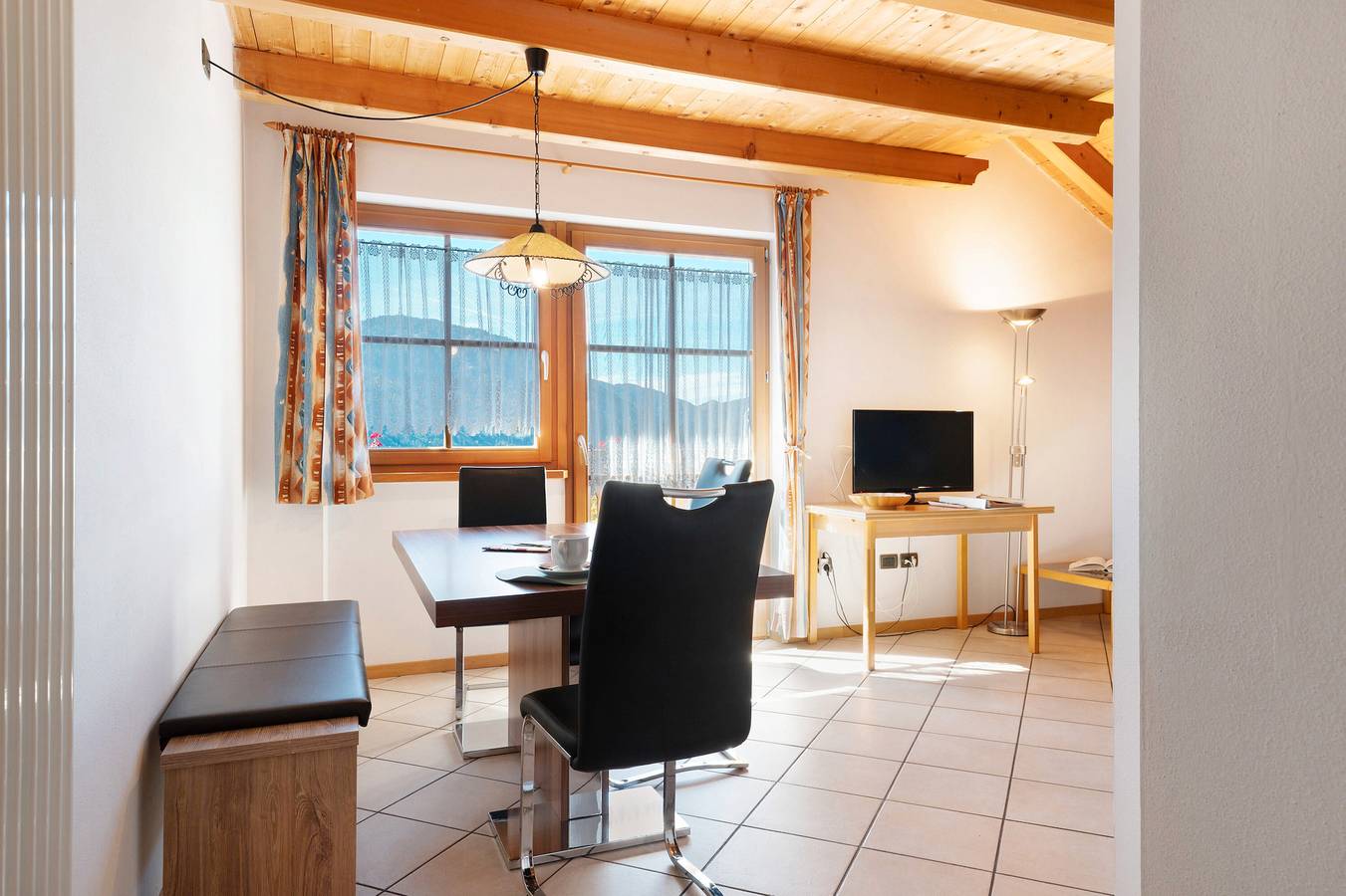 Ganze Wohnung, Apartment 'Melcherhof Schwarzhorn' mit Bergblick, Gemeinschaftsgarten und Wlan in Truden im Naturpark, Südtirol