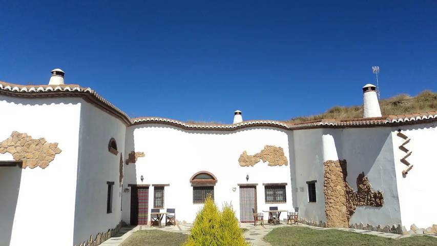 Gîte pour 3 personnes, avec piscine, animaux acceptés à Guadix