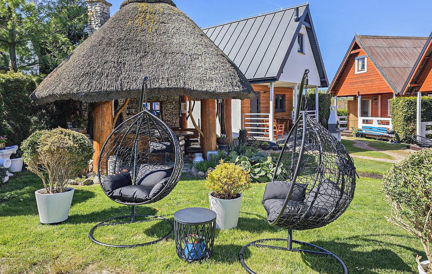 Ferienhaus für 6 Personen mit Terrasse in Sarbinowo, Powiat Koszaliński