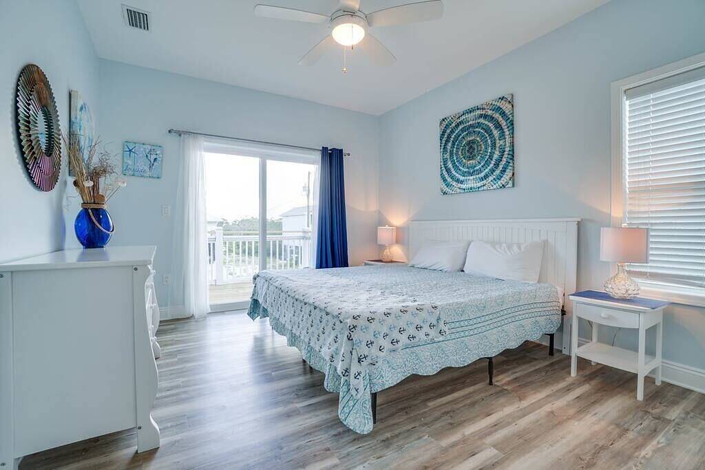 Sunny Paws in Cape San Blas