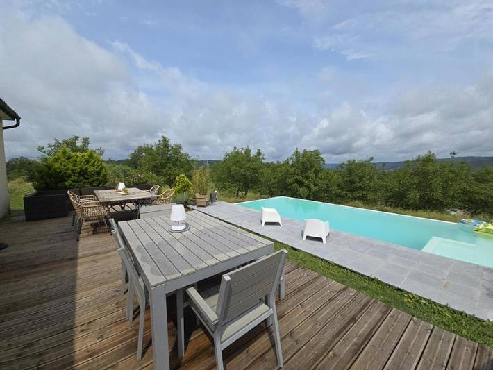 Location de vacances pour 10 personnes, avec terrasse ainsi que piscine et jardin, animaux acceptés à Veyrines-de-Domme - 3