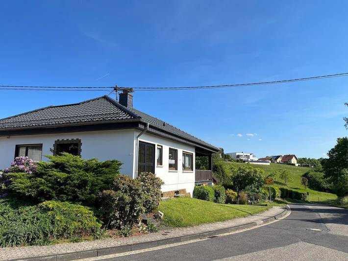 Ferienwohnung für 4 Personen, mit Balkon und Terrasse sowie Garten in Rengsdorf-Waldbreitbach