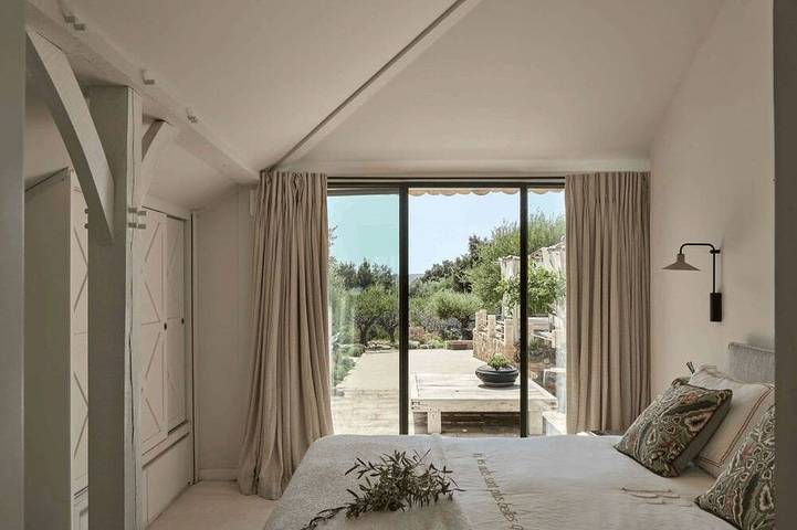 Luxury Villa · Unobstructed Pont du Gard View in Castillon-du-Gard, Region de Nimes