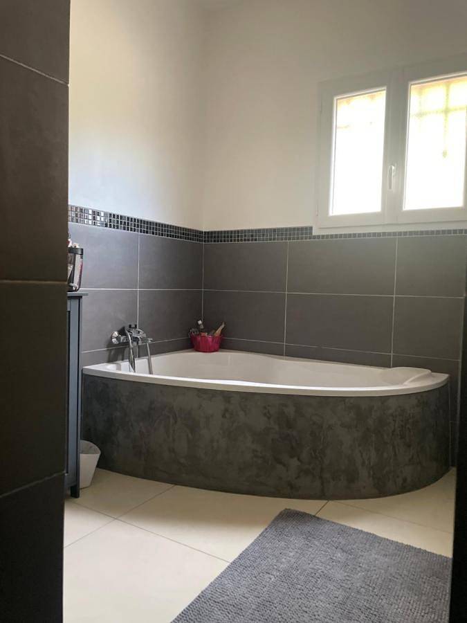 Location de vacances pour 6 personnes, avec jacuzzi et jardin à Montferrat - 3