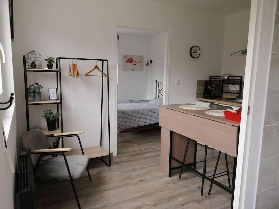 Le petit Loir, gîte sur la Loire à vélo in Jouet-sur-l'Aubois, Saint-Amand-Montrond